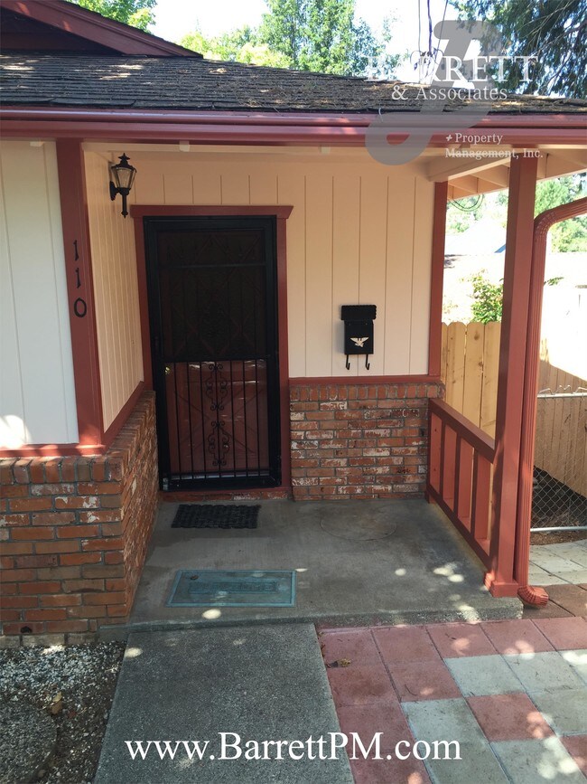 Building Photo - 110 Pleasant St