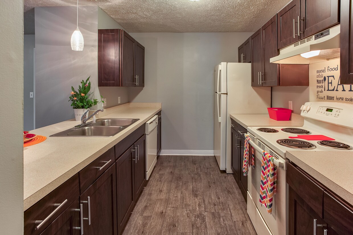 Fairfax Apartments Lansing, MI Apartments in Lansing, MI