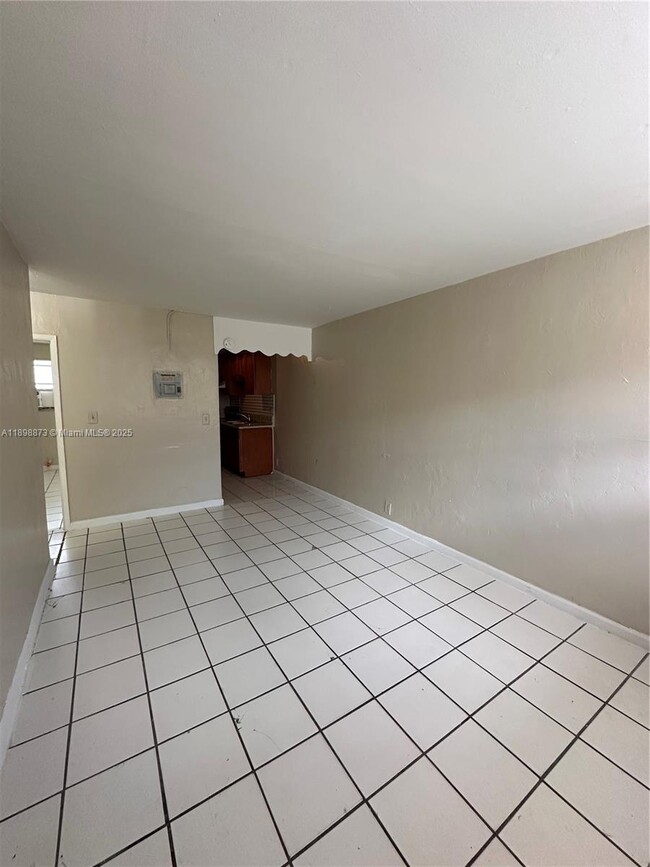 Foto del edificio - 5797 Flagler St
