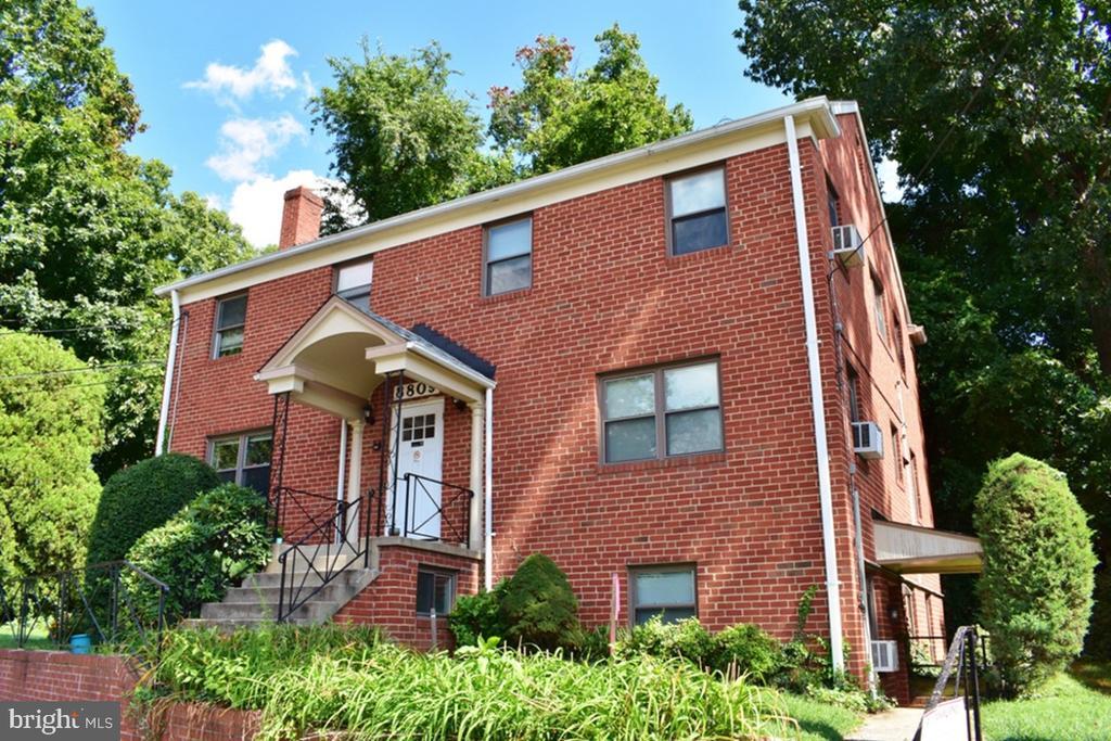Foto principal - 8809 Plymouth St