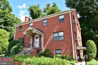 Building Photo - 8809 Plymouth St