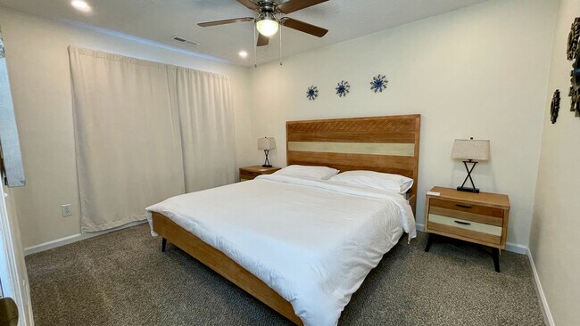 039_425_MILLWOOD_AVE__301459_557704 - 30 True Way Ln