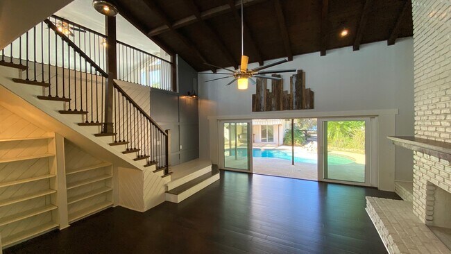Foto del edificio - 5 Bedroom, 4 Bath Single Family Pool Home!