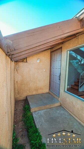 Foto del edificio - 4520 Country Wood Ln