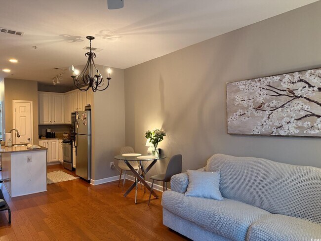 Foto del edificio - 926 Price Ln