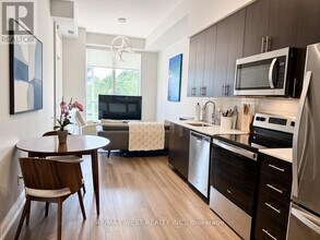 Building Photo - 3121 Sheppard Ave E