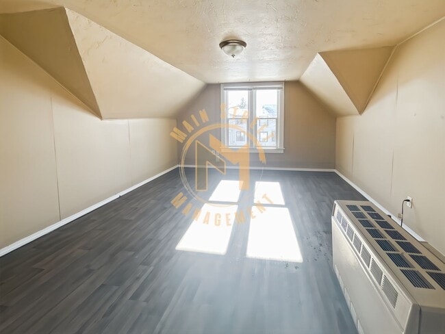 Building Photo - 841 S Oakland Ave