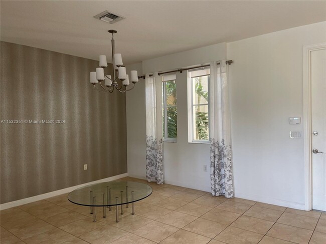 Foto del edificio - 3055 NW 126th Ave