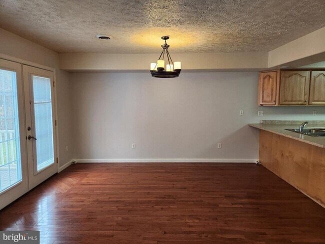 Foto del edificio - 28 Holler Rd