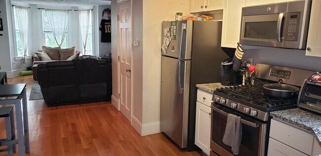 Building Photo - 100 Flint St