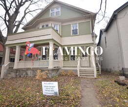 Building Photo - 33 E Babbit St