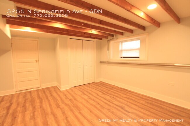Building Photo - 3255 N Springfield Ave