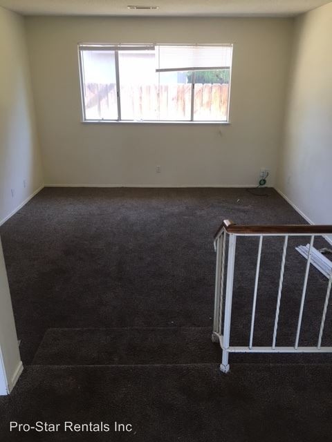 Building Photo - 4 br, 2.5 bath House - 736 Oakdale