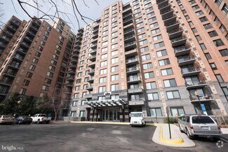 Building Photo - 2451 Midtown Ave