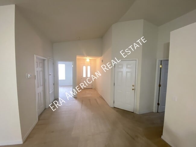 Building Photo - 116 Sandstone Trail