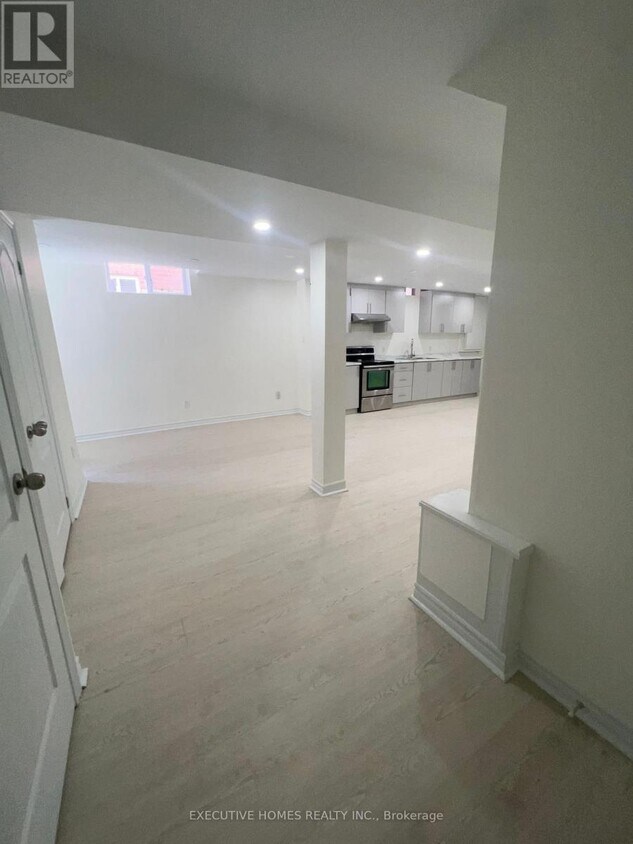 Primary Photo - 3074 Dalehurst Dr