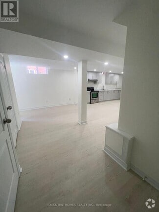Building Photo - 3074 Dalehurst Dr