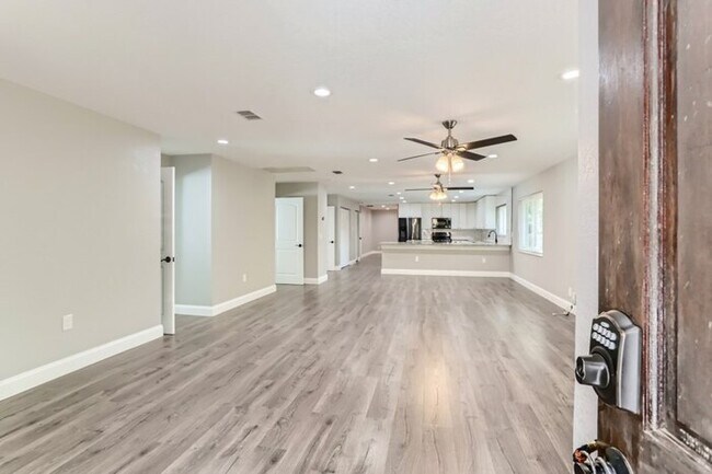 Building Photo - 448 Mapleway, Safety Harbor, FL, 34695
