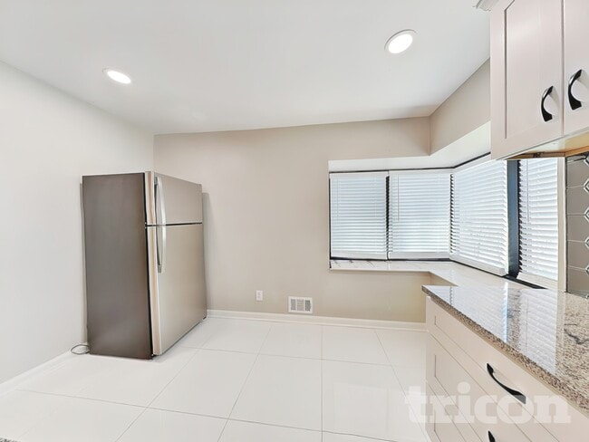 Building Photo - 4963 Preswick Ct