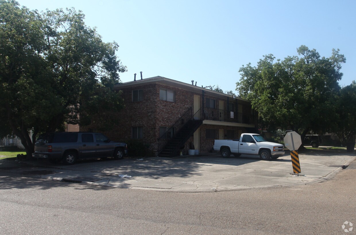 Building Photo - 3235 Wyoming St