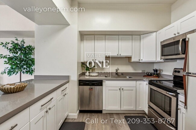 Building Photo - Panoramic San Francisco Bay Views and Unbe...