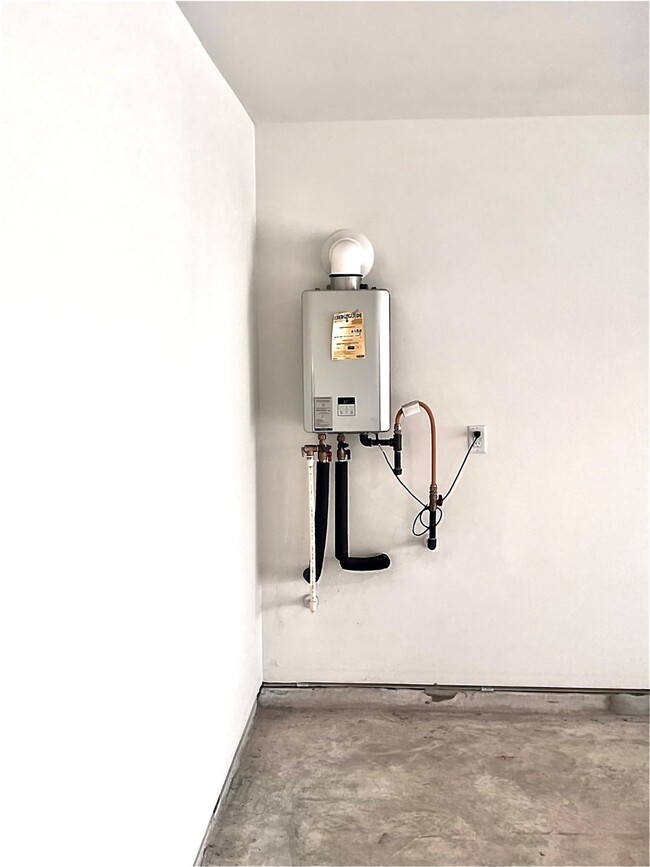 Building Photo - 10809 Red Orchid Dr