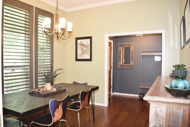 Building Photo - 1904 Surrey Oaks Ct