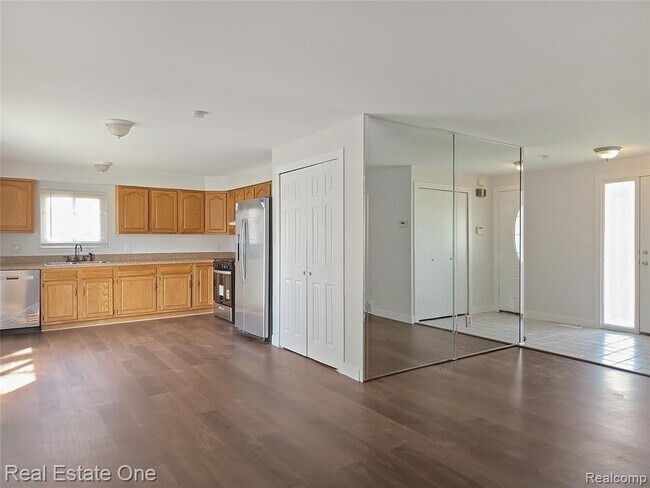Foto del edificio - 15760 Oakbrook St