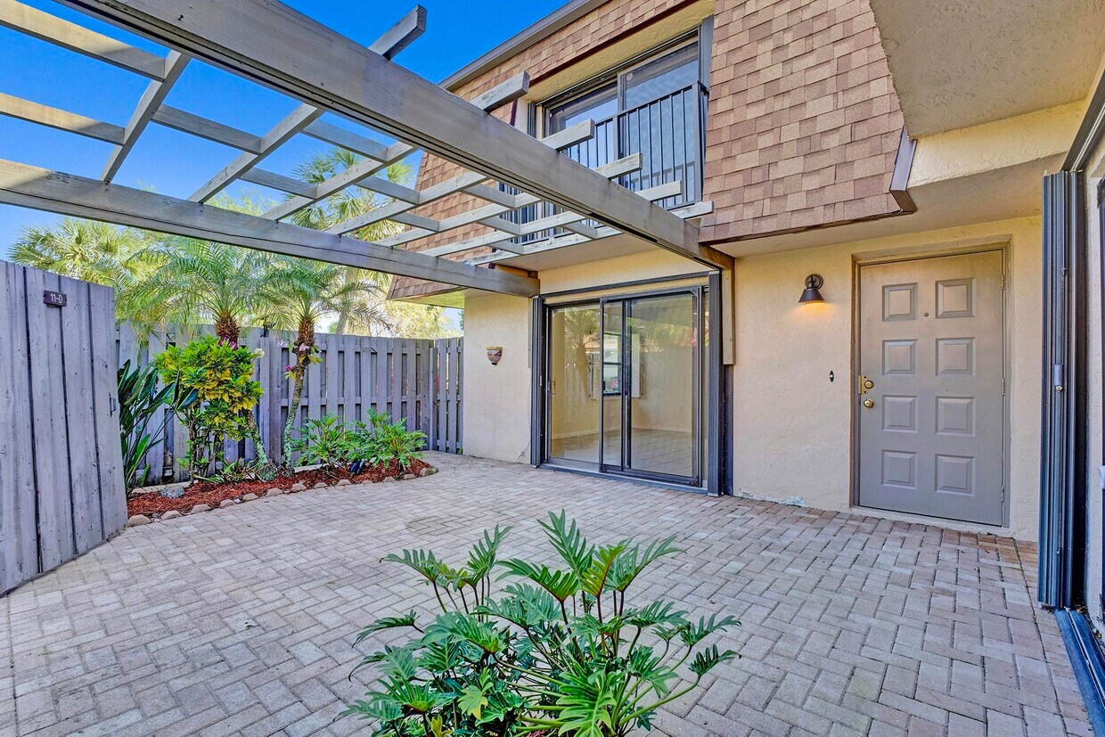 3134 SW 20th Ter, Delray Beach, FL 33445 Townhome Rentals in Delray