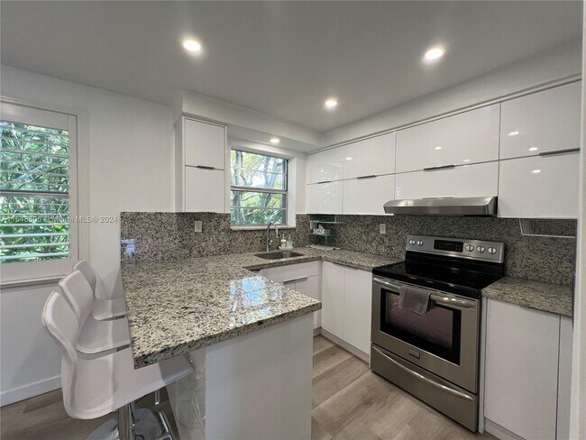 Building Photo - 7885 SW 57th Ave