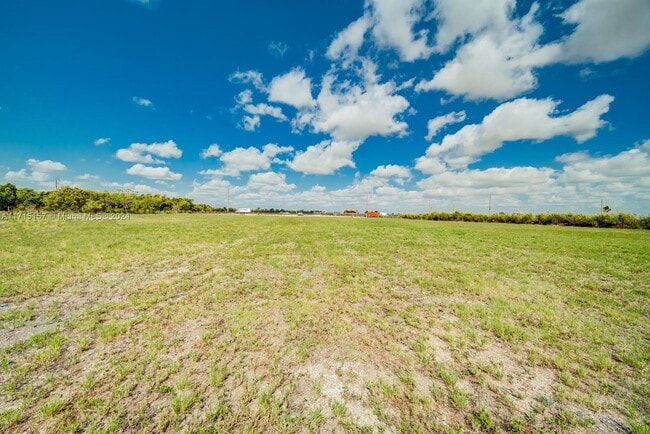 Building Photo - farm stay Sw Extended Stay-1-1