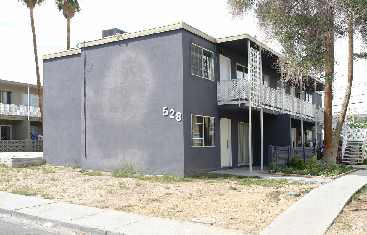 Primary Photo - 528 Calcaterra Cir