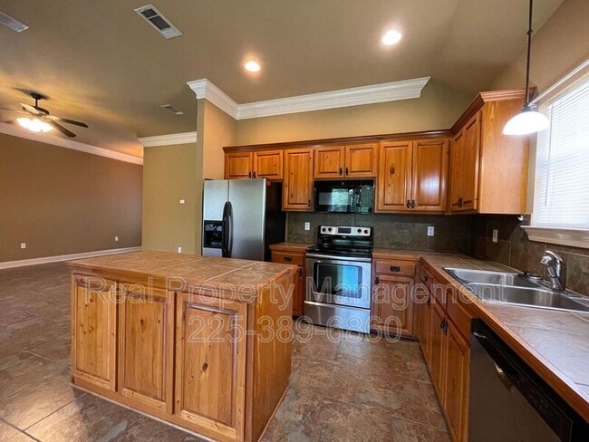 Building Photo - 3131 Nicholson Lake Dr