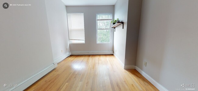 Foto del edificio - 344 Putnam Ave