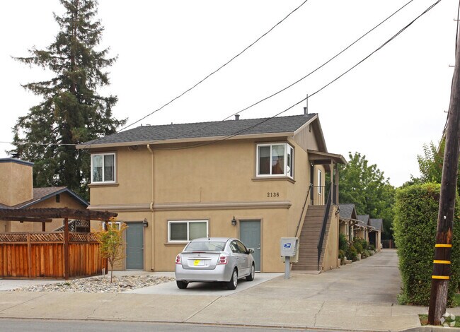Building Photo - 2136 Park Ave