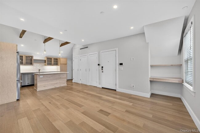 Building Photo - 108 South St