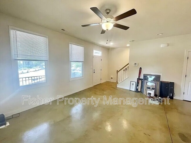 Foto del edificio - 2413 Carrington St