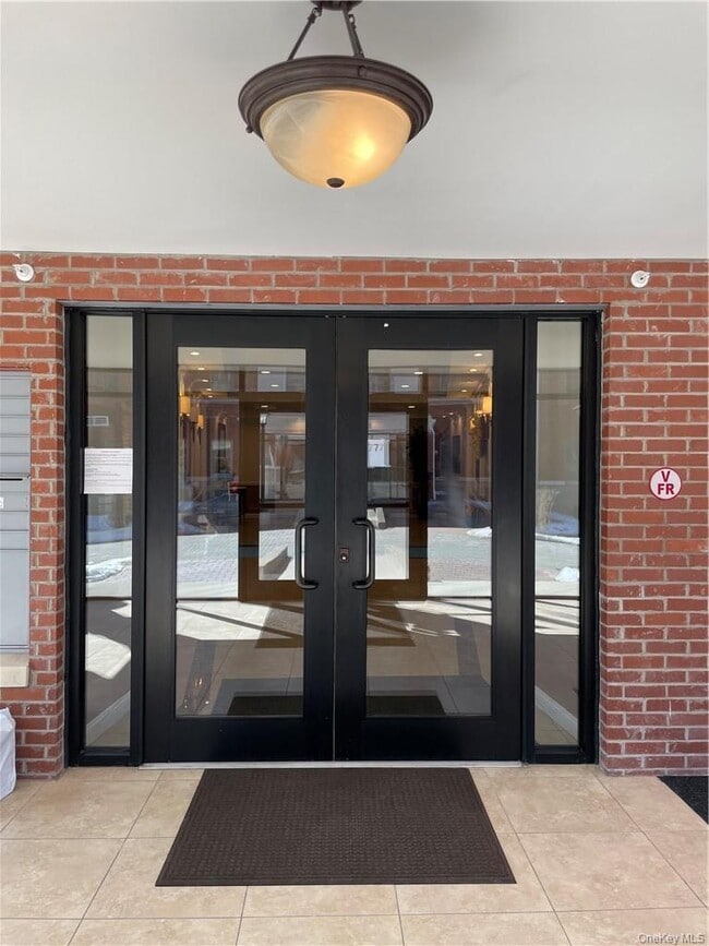 Foto del edificio - 77 Quaker Ave