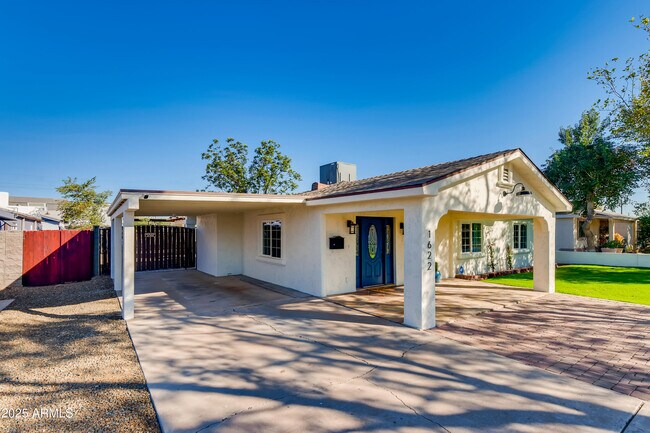 Foto del edificio - 1622 E Cheery Lynn Rd