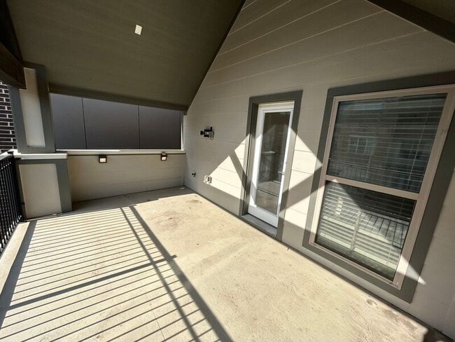 Building Photo - 2775 Yellow Jasmine Ln
