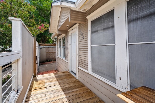 Building Photo - 304 Bomar St