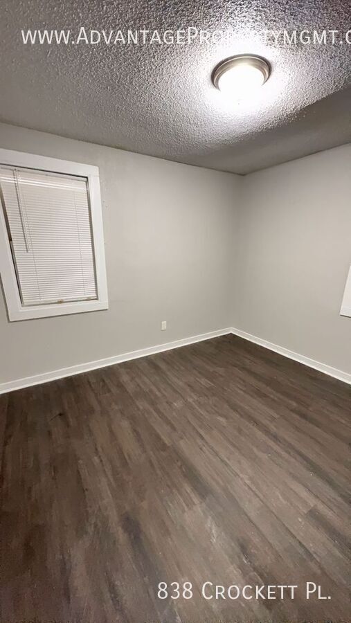 Foto del edificio - 838 Crockett Pl