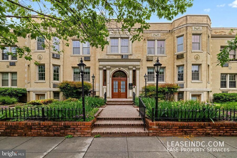 Photo - 3024 Wisconsin Avenue NW-#204