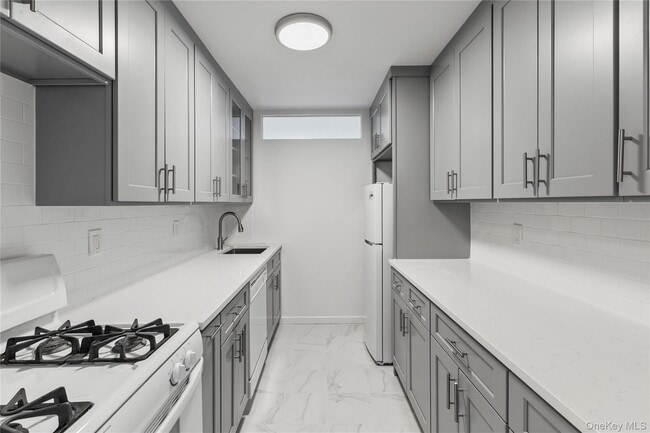 Foto del edificio - 740 E Broadway