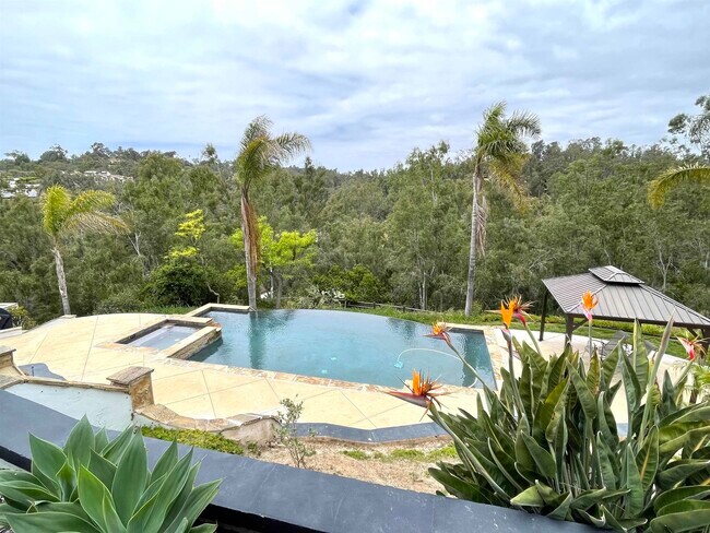 Building Photo - 15312 Las Planideras