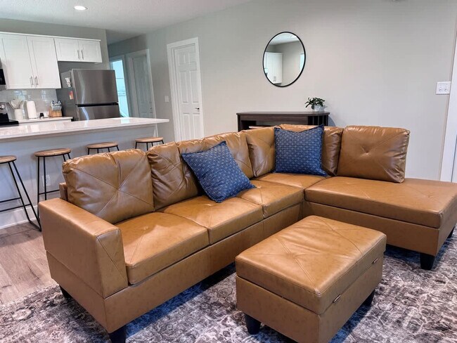 Building Photo - 1249 Kinsmoor Ave