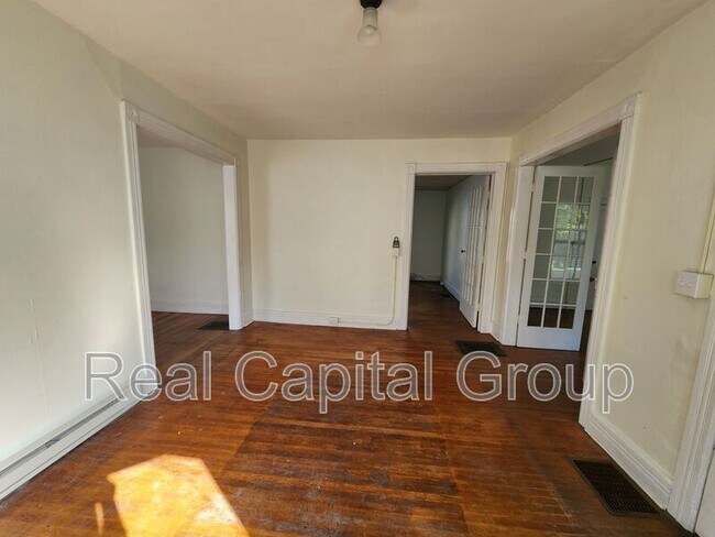 Foto del edificio - 76 Crandall St