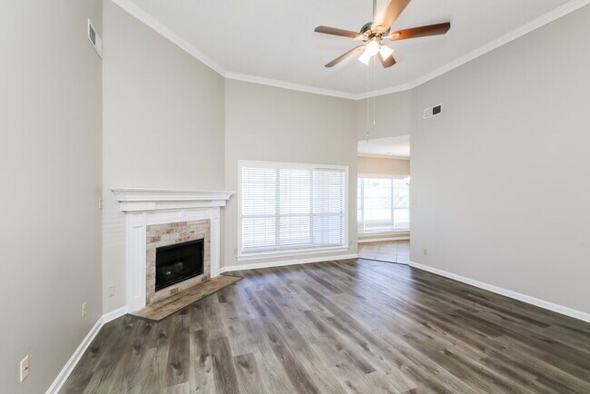 Foto del edificio - 5976 Southbend Ln