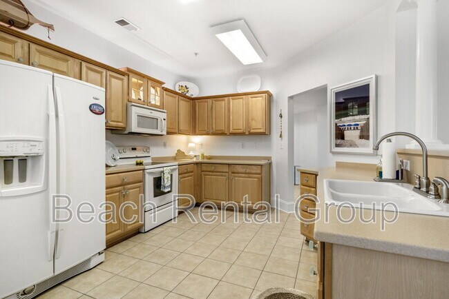 Building Photo - 2180 Waterview Dr