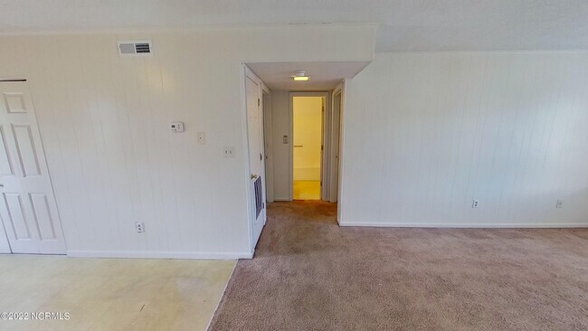 Building Photo - 212 Zack Cir